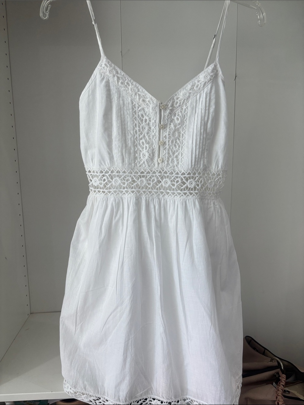 Abercrombie & Fitch White Lace Pintuck Smocked Cami